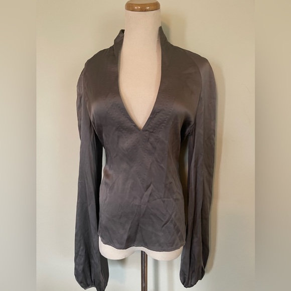 🆕 [Akris Punto] Gray 100% Silk Blouse Sz: 4 - Picture 7 of 8